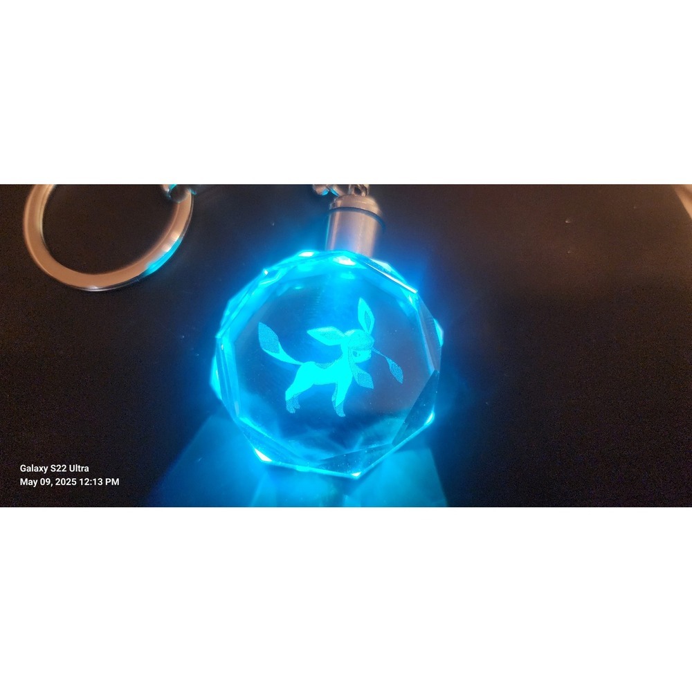 Pokemon Glaceon Crystal Keychain LED Light Up Keyring Anime Charm Gift - Picture 2 of 6
